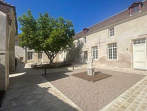 Cour intérieur de l'Hôtel de Camilly après travaux - Agrandir l'image, .JPG 100,2 Ko (fenêtre modale)